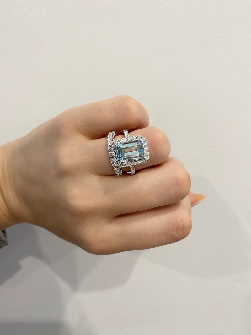 AQUAMARINE AND DIAMOND RING
