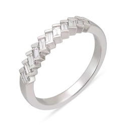 TRAPEZE CUT DIAMOND RING